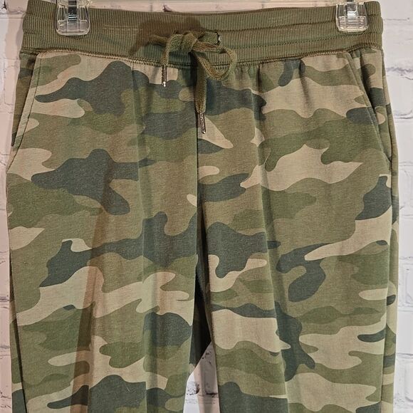 Old Navy Camouflage Jogger Pants size XS - Picture 2 of 6